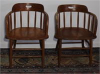 pair vintage solid oak tavern chairs 29h x 22w x