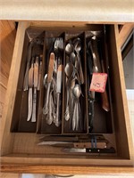 Drawer of Kitchen Flatware & Knives