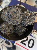 2 metal blue jays, metal bowl w/wired balls,