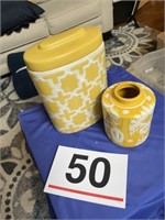 Yellow and white decor pieces - 2