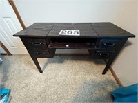 Desk w/lift up and plug in