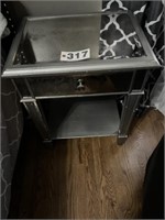 4 pieces of mirrored furniture - 2 end tables and