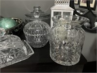 Assortment of glass pieces - butter dish chipped