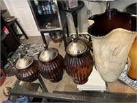 Vases and 3 lidded urns