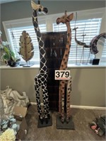 2 giraffes - 1 wood  - 6 ft