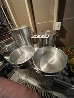 Stock pots - 4, strainer and drip pan