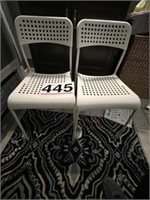 2 shower chairs