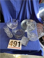 Assortment of crystal and glass - glass bowl has