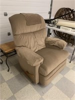 Lazy Boy Recliner in Good Condition