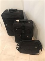 American Tourister 3 pc Luggage Set
