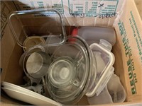 Box of Glass Mixing Bowls, Kitchen Items