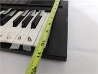 Concertmate 680 Keyboard, powers on