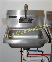 STAINLESS STEEL SINGLE BASON SINK 17" X 15"