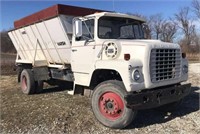 Ford F800 Feed Truck, Harsh 400 Bed