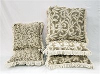 AMH3543/ 7B   Five Decorative Pillow Lot