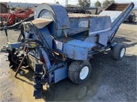 WEISS-MCNAIR 8900 Pull PTO Nut Harvester