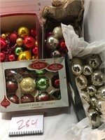 Assorted Christmas tree balls