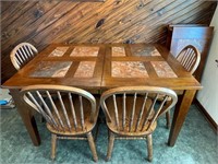 Kitchen Table w/4 Chairs