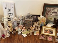 Angel Statues-Lanterns-Pictures-Sign