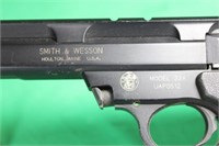 S&W 22 Semi Auto Pistol Mod. 22A w/Case