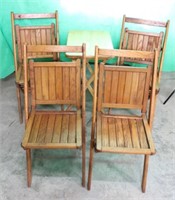 4 Wooden Folding Chairs & 1 Wooden TV Tray