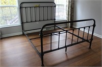 Queen Size Antique-Style Metal Bed Frame