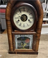 Antique clock - no key - little damage