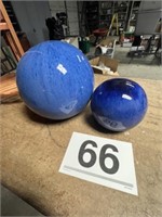 2 enameled metal balls - decor and plant stand -