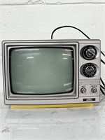VINTAGE SEARS Solid State 401-50000250 TV  1983