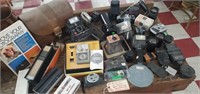 30+ old cameras & zoom lens flash equipment