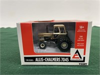 Allis Chalmers 7045 Duals Gold Chaser 1/64 Scale