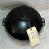 Griswold No. 10 Tite-Top Dutch Oven 835 & 2553