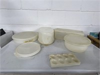 Lot of Tupperware vintage (needs good cleaning)