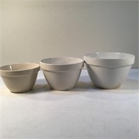3 GRADUATED T G GREEN WHITE PUDDING BOWLS COOKWARE