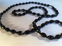 BLACK GLASS BEADED NECKLACE