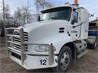 2004 MACK CH613 VISION HIGHWAY TRACTOR,