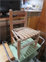 CHILDS COUNTRY WOOD CHAIR