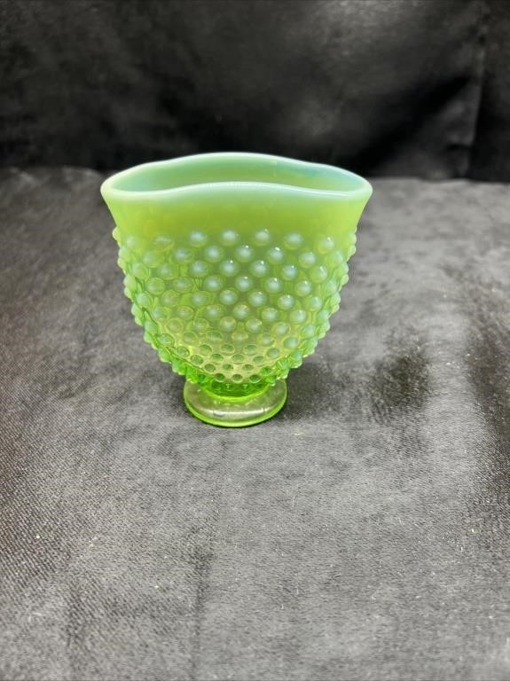 ART GLASS AND COLLECTABLE GLASSWARE ONLINE AUCTION