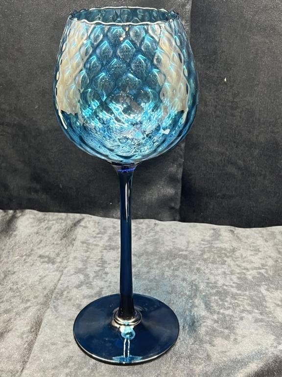 ART GLASS AND COLLECTABLE GLASSWARE ONLINE AUCTION