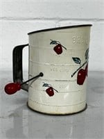 Vintage BROMWELL'S Apples Measuring FLOUR SIFTER
