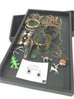 Mon Feb 13 Costume Jewelry, Vintage Clothing & Accessories