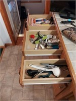 3 drawers of kitchen goods