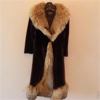 Koslows suede coat with fox