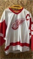 Yzerman 19 Red Wings Hockey Captains Jersey
