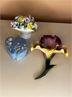 Trinket box, flawed royal Doulton & flower