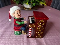 Piano playing elf