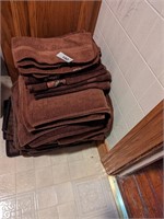 Assorted Bath Towels & Washcloths