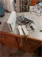 Nintendo wii w/power cords and controller's