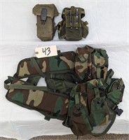 M16 Pouches and US military load bearing vest
