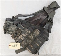 10 military pouches and chest rig